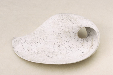 Pale chrysalis, 2000, 15 x 12 x 4 cm